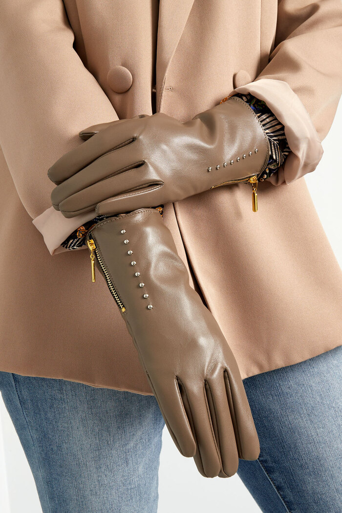 PU gloves with studs and zipper - brown Picture2